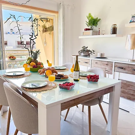 Azure Heaven By Becherish Apartment *