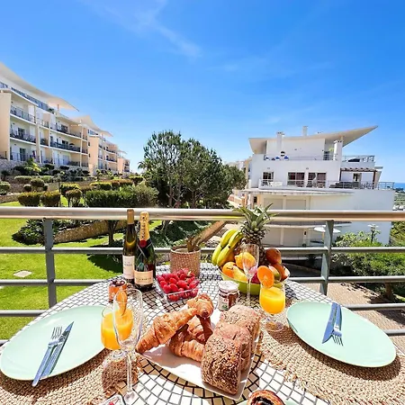 Azure Heaven By Becherish Apartment *